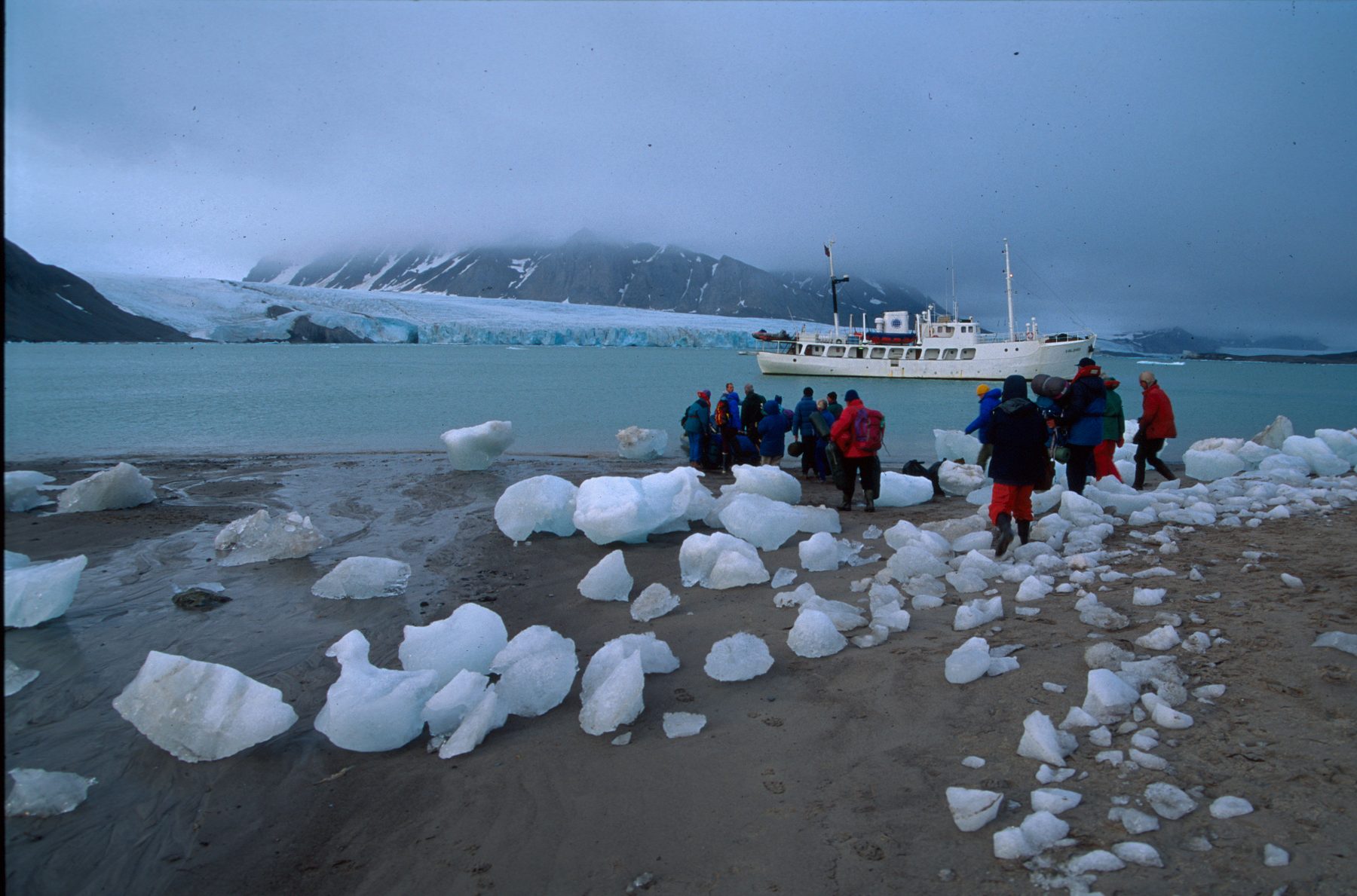 Svalbard tourism