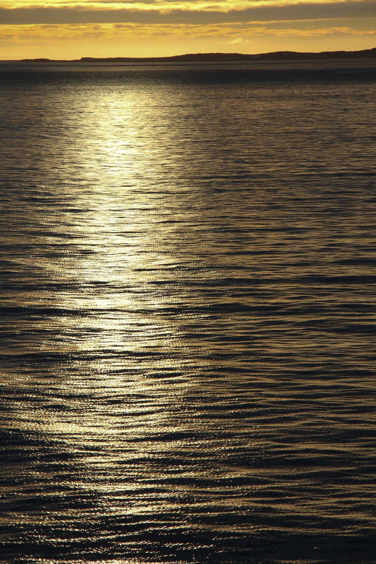 Arctic sun pillar